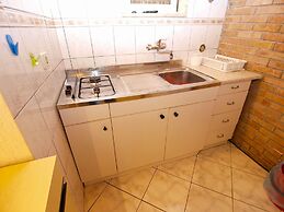 Apartment 977