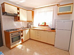 Apartment 979