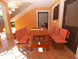 Apartment 979