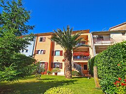 Apartment 979