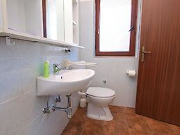 Apartment 990