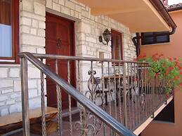 Apartment 990