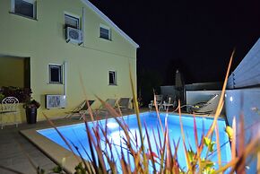 House 1044