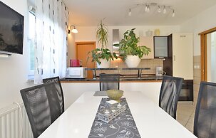 House 1044