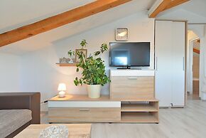 House 1044