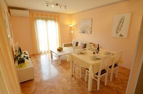 Apartment 1045