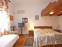 Apartment 1050