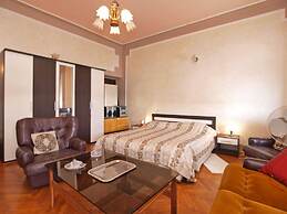Apartment 1050