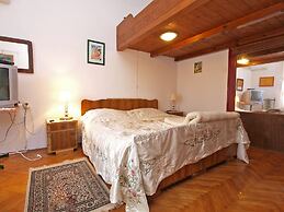 Apartment 1050