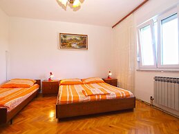 Apartment 1051