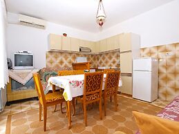 Apartment 1051
