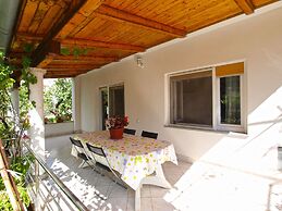 Apartment 1051