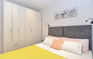 Apartment 1064