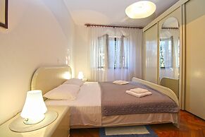 Apartment 1057