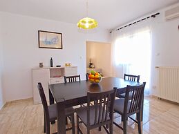 Apartment 1077