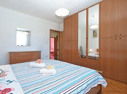 Apartment 1079