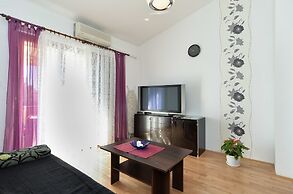 Apartment 1096