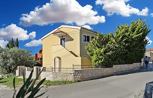 Apartment 1096