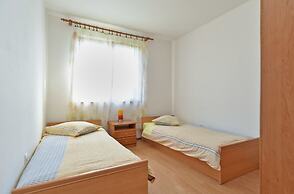 Apartment 1098