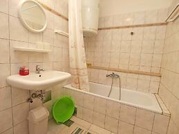 Apartment 1098