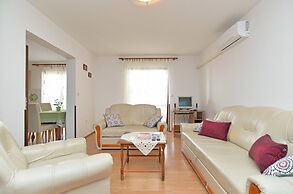 Apartment 1098
