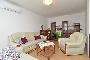 Apartment 1098