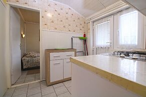 Apartment 1112
