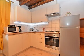 Apartment 1122