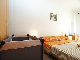 Apartment 1123
