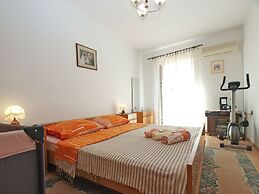 Apartment 1123