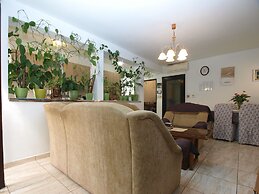 Apartment 1123