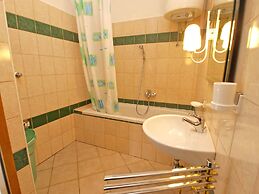 Apartment 1160