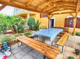 Apartment 1160