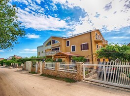 Apartment 1160