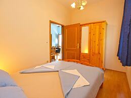 Apartment 1160