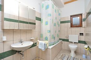 Apartment 1160