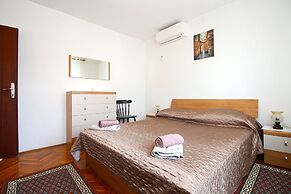 Apartment 1198