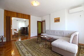 Apartment 1198