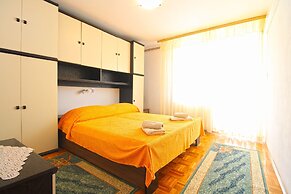 Apartment 1198
