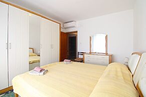 Apartment 1198