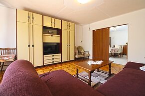 Apartment 1198
