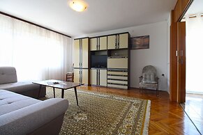 Apartment 1198