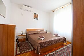 Apartment 1198