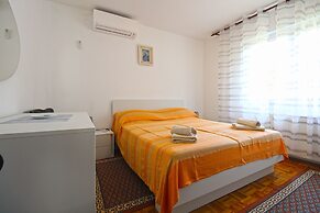 Apartment 1198