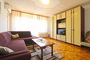 Apartment 1198