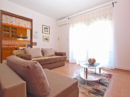 Apartment 1200