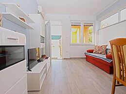 Apartment 1200