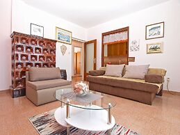 Apartment 1200