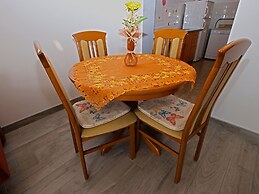Apartment 1200