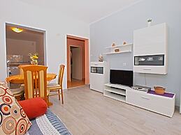 Apartment 1200